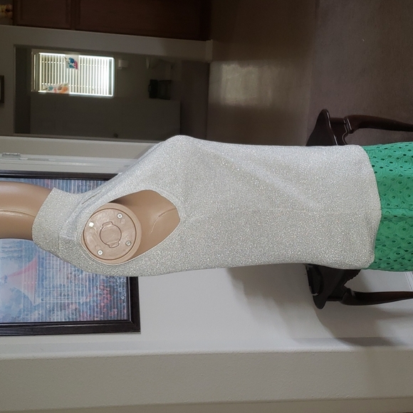 Cache M metallic silver tear drop cut outs on chest mockneck sleeveless sweater - Picture 8 of 10